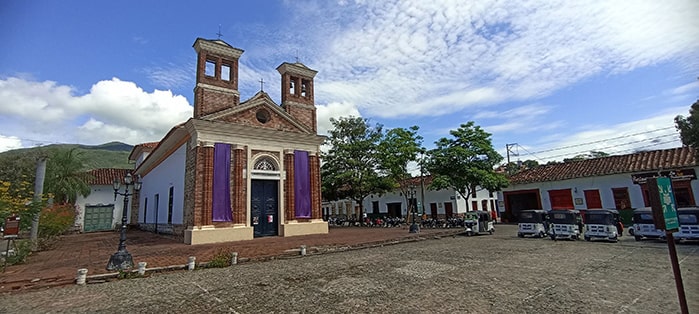 Iglesia de nuestra señora de Chiquinquira Santa Fe de Antioquia